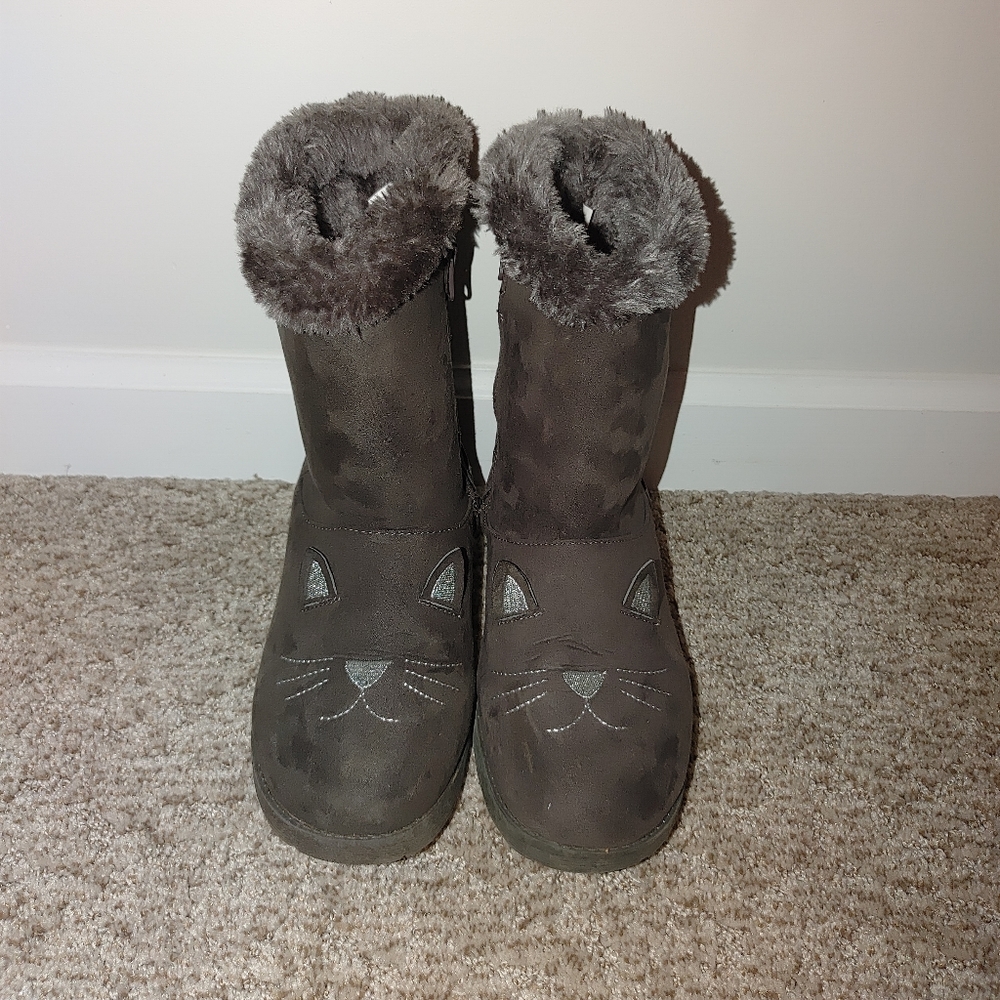 Girls sz 6 boots -like new
